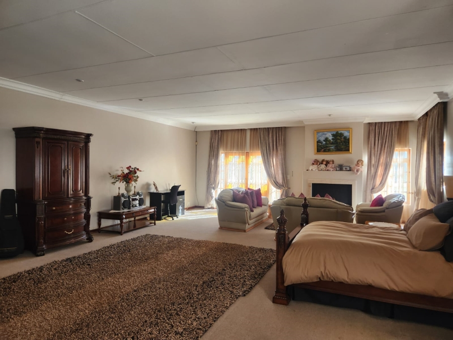 4 Bedroom Property for Sale in Wilkoppies North West